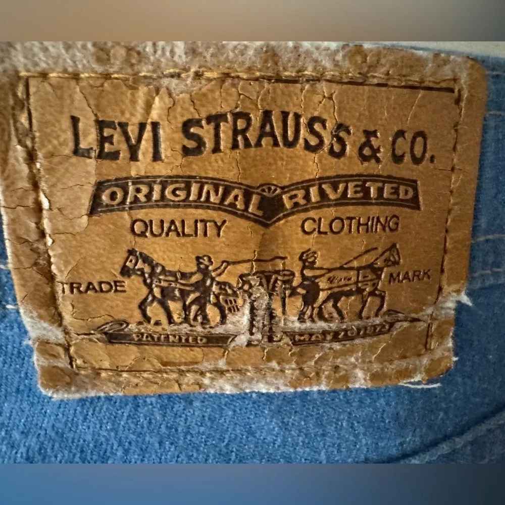 Vintage 90’s Levi’s cut cropped action Denim Jeans